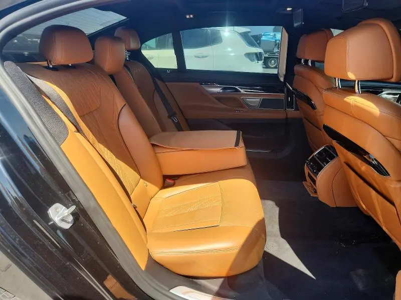 2019 BMW 750 XI  