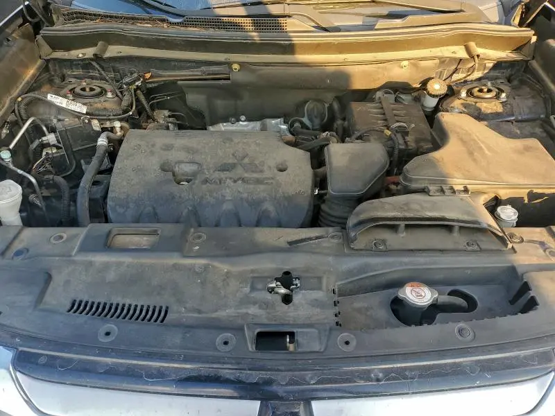 2017 MITSUBISHI OUTLANDER SE  