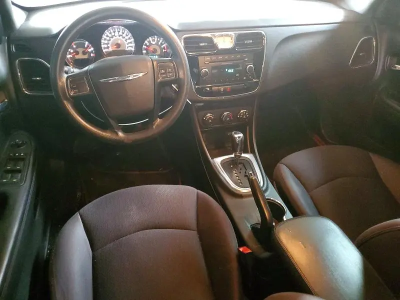 2013 CHRYSLER 200 LX  