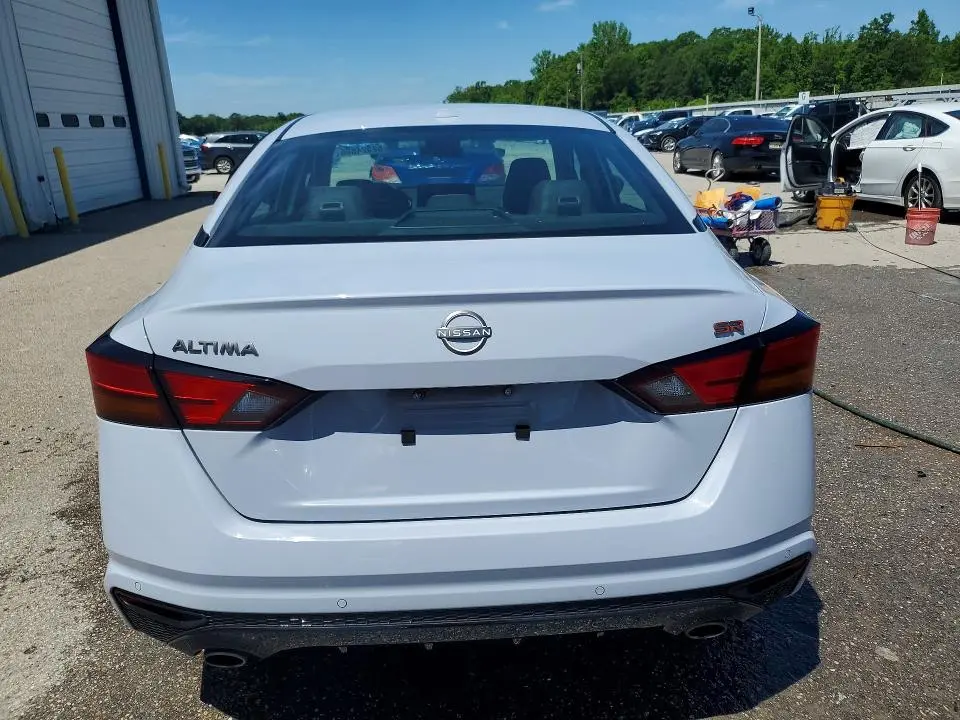 2024 NISSAN ALTIMA SR  