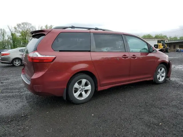 2019 TOYOTA SIENNA LE  