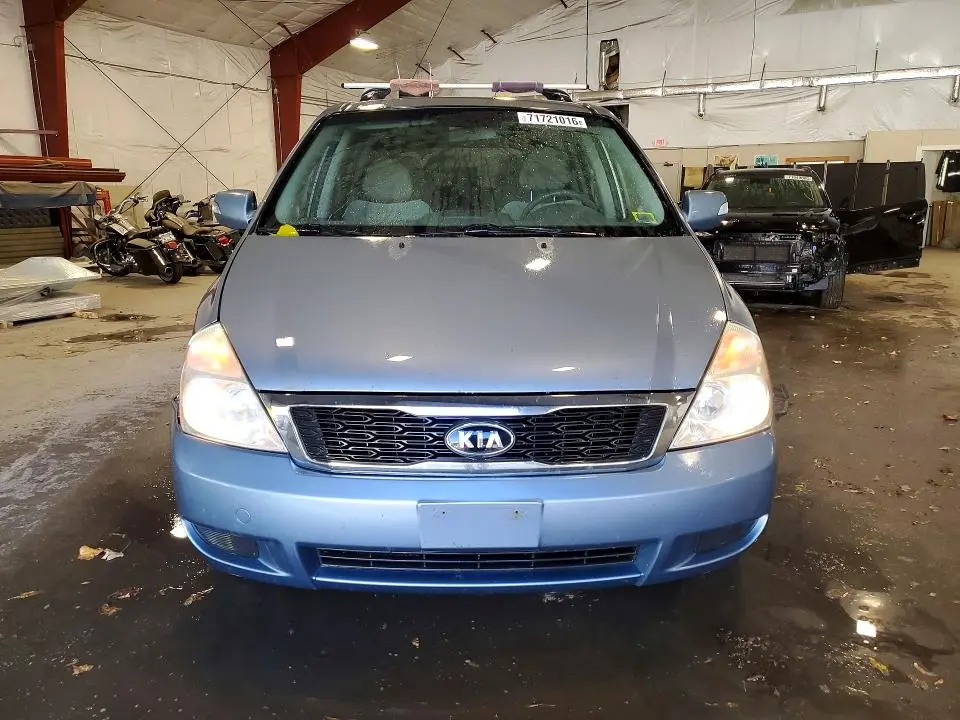 2011 KIA SEDONA LX  