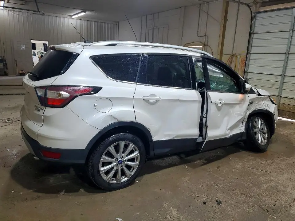2017 FORD ESCAPE TITANIUM  