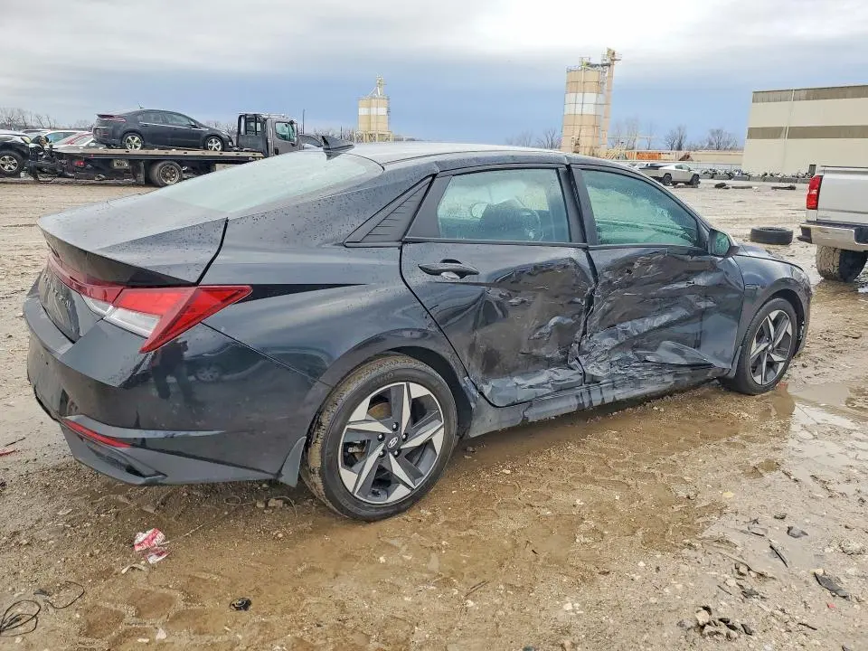 2023 HYUNDAI ELANTRA SEL  