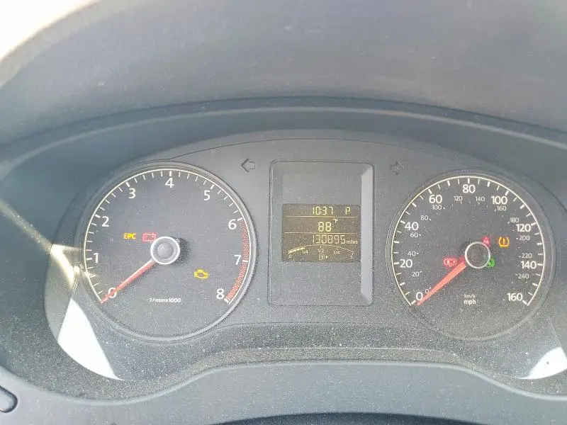 2011 VOLKSWAGEN JETTA SE  