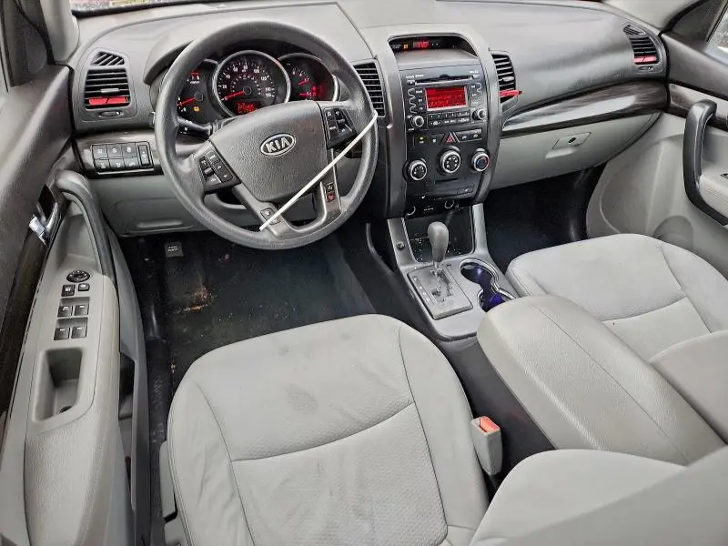 2011 KIA SORENTO BASE  
