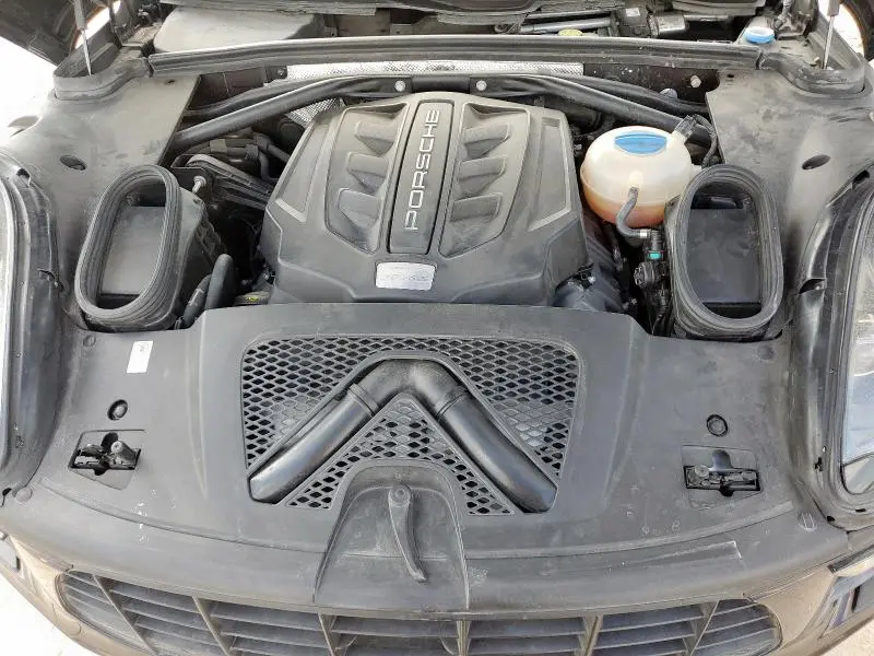 2016 PORSCHE MACAN S