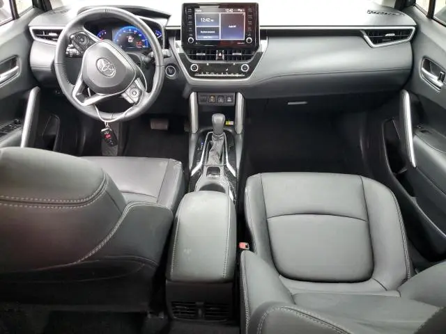 2022 TOYOTA COROLLA CROSS XLE  