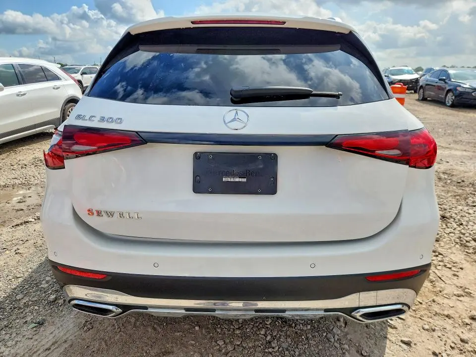 2024 MERCEDES-BENZ GLC 300  