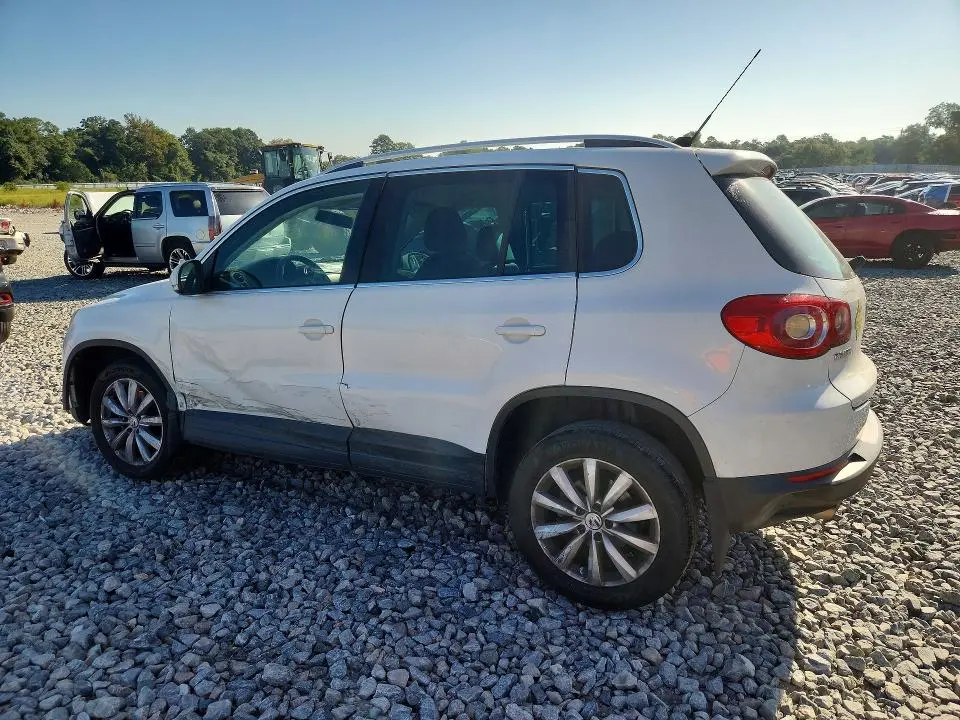 2011 VOLKSWAGEN TIGUAN S  