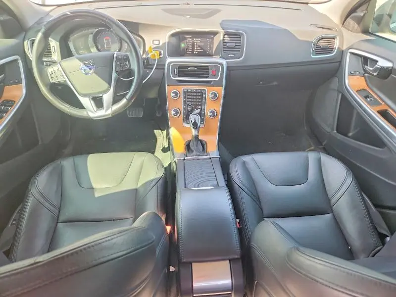 2017 VOLVO S60 PLATINUM  