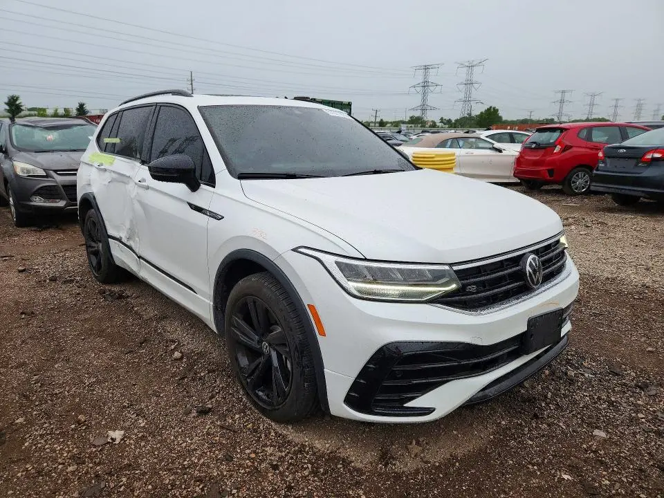 2023 VOLKSWAGEN TIGUAN SE R-LINE BLACK  
