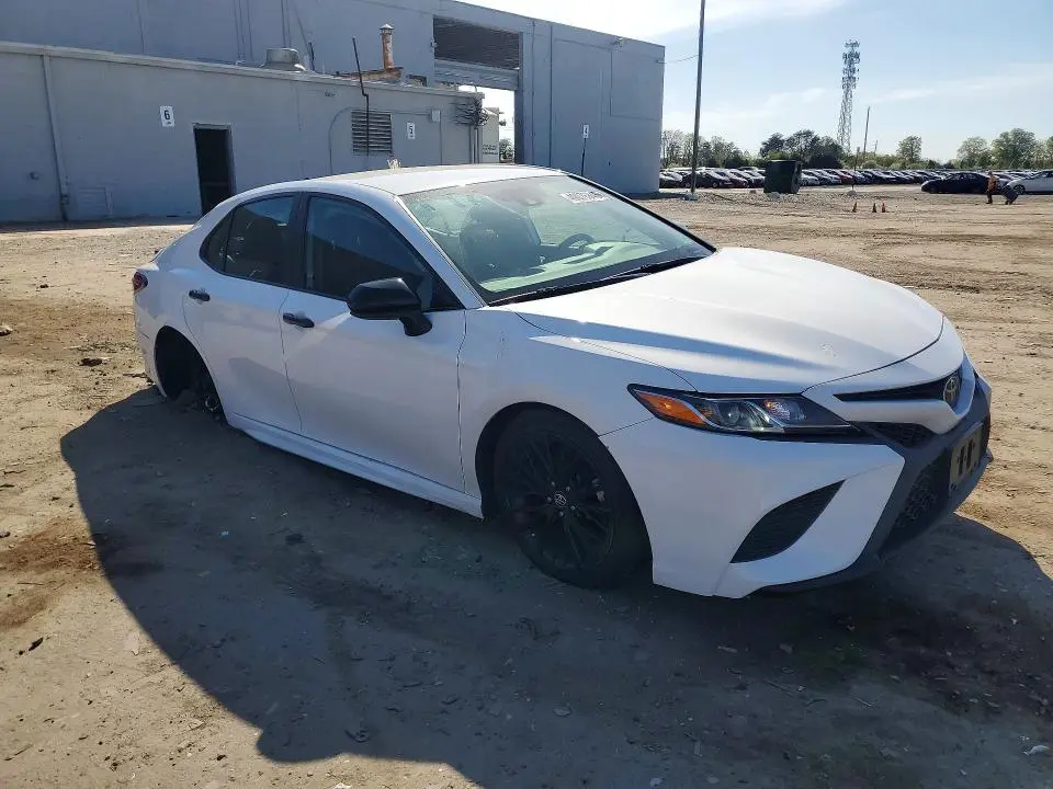 2019 TOYOTA CAMRY SE  