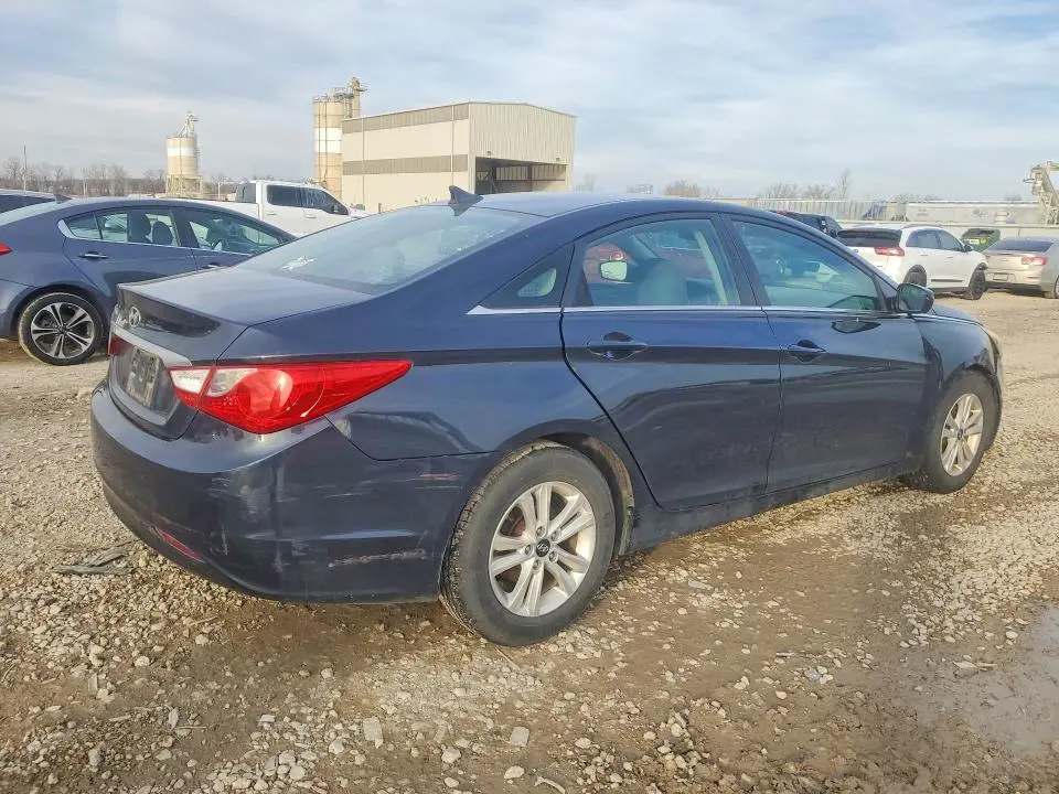 2011 HYUNDAI SONATA GLS  