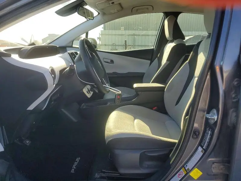 2017 TOYOTA PRIUS TWO  