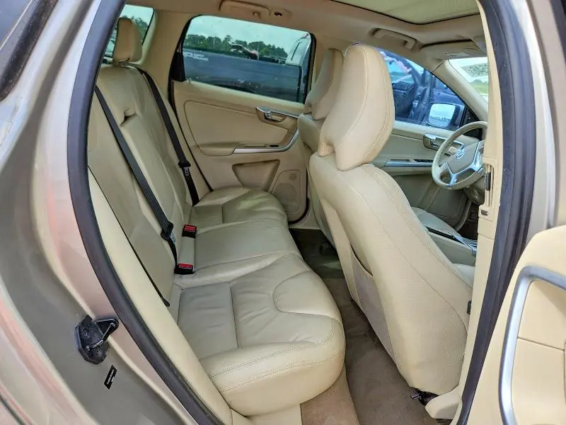 2011 VOLVO XC60 3.2  