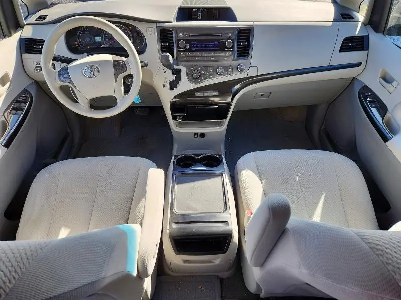 2012 TOYOTA SIENNA LE  