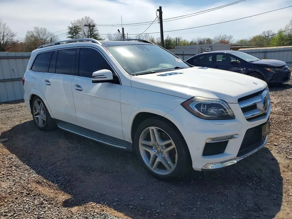 2015 MERCEDES-BENZ GL 550 4MATIC  