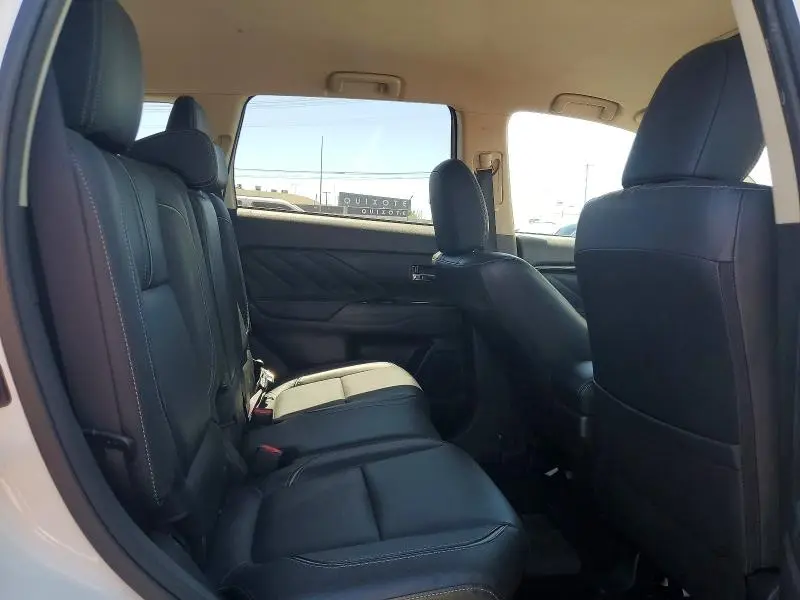 2018 MITSUBISHI OUTLANDER SE  