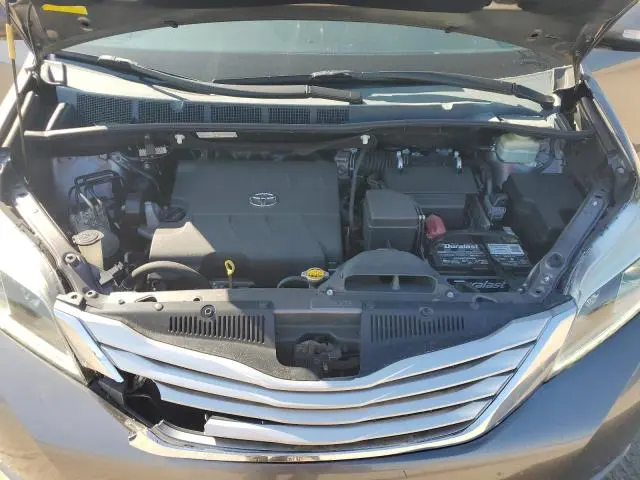 2015 TOYOTA SIENNA XLE