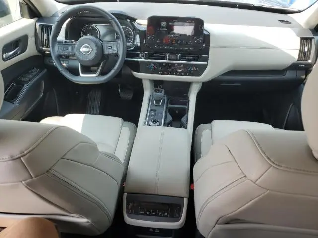 2024 NISSAN PATHFINDER SL  