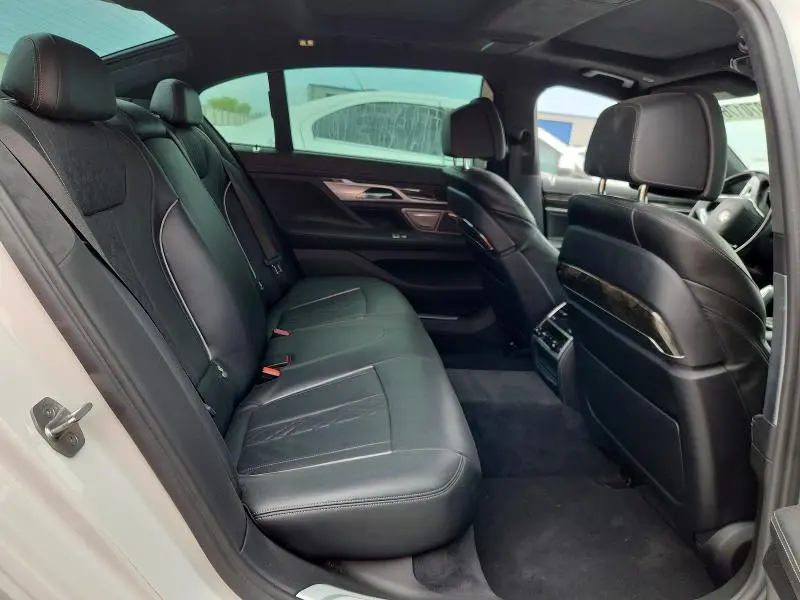 2017 BMW 750 I  