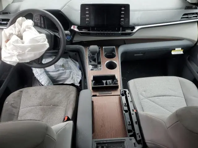 2024 TOYOTA SIENNA LE