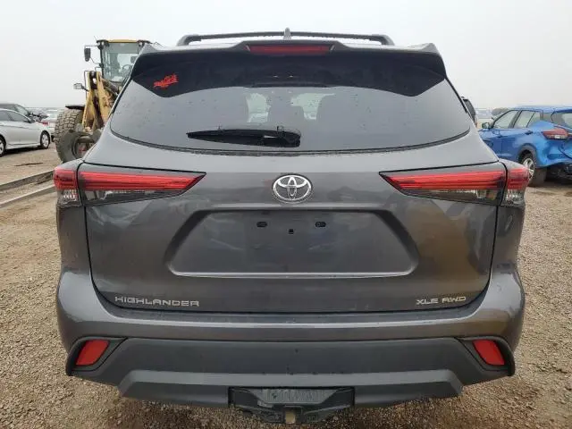 2022 TOYOTA HIGHLANDER XLE  