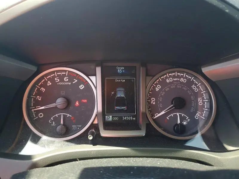 2022 TOYOTA TACOMA SR5 V6  