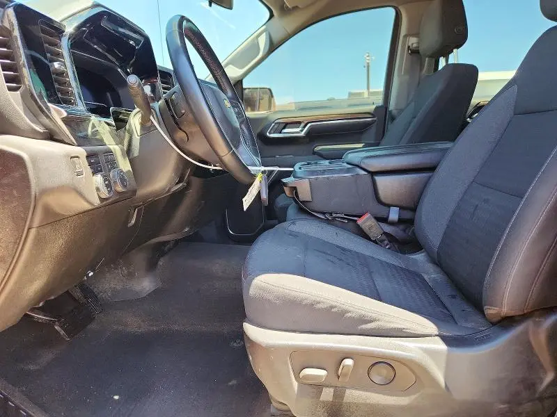 2023 CHEVROLET SILVERADO K1500 LT  
