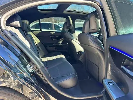 2025 MERCEDES-BENZ C 300  