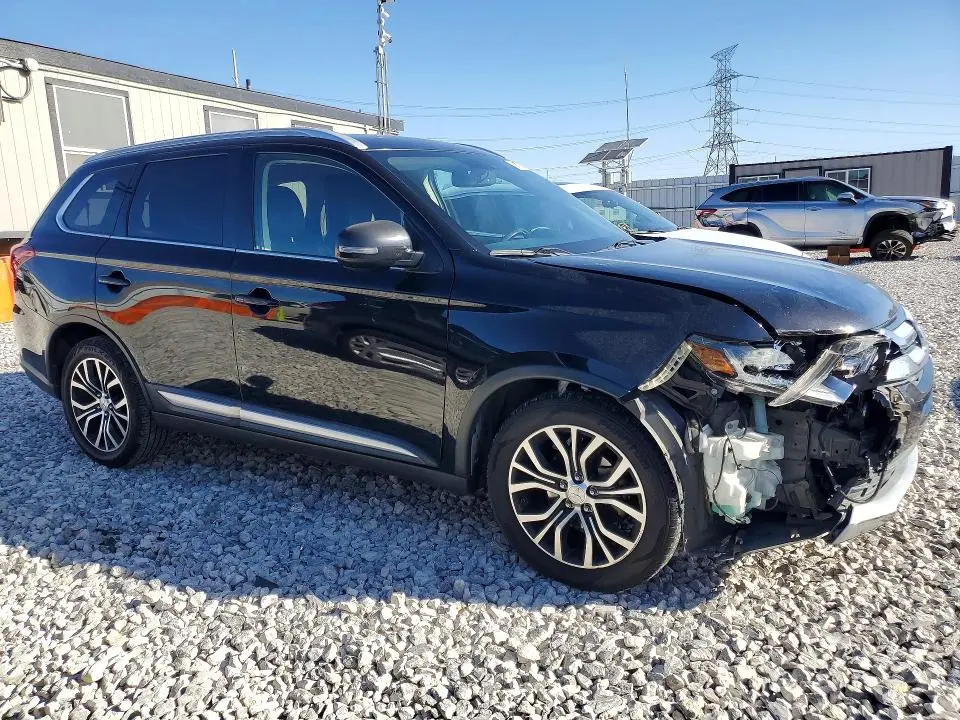 2017 MITSUBISHI OUTLANDER SE  
