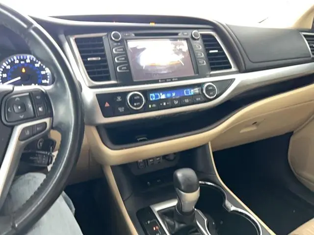 2019 TOYOTA HIGHLANDER LE PLUS  