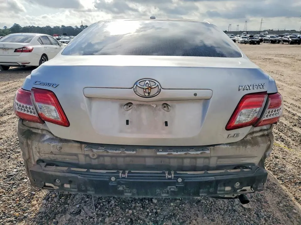 2011 TOYOTA CAMRY LE  