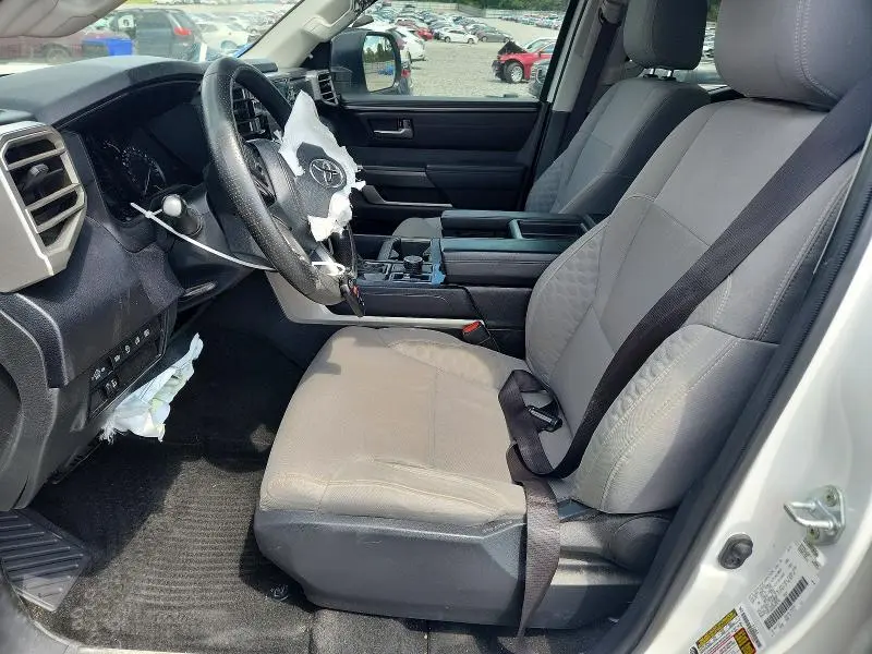 2023 TOYOTA TUNDRA SR5  