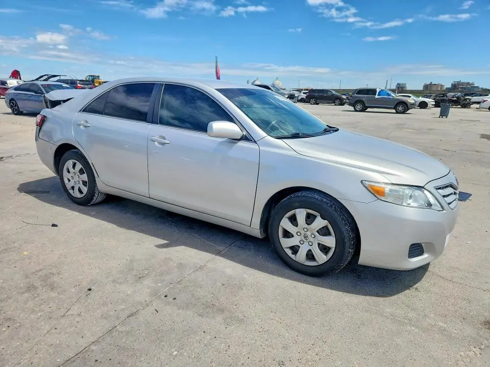 2011 TOYOTA CAMRY LE  