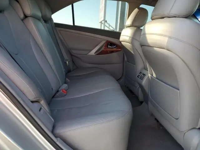 2010 TOYOTA CAMRY SE  