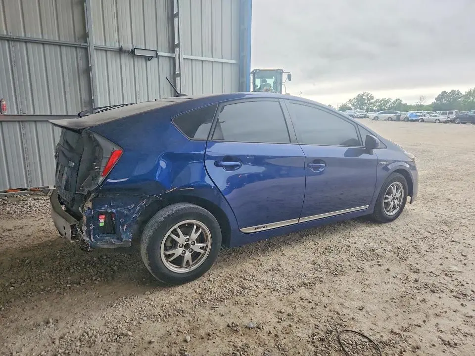 2010 TOYOTA PRIUS III  