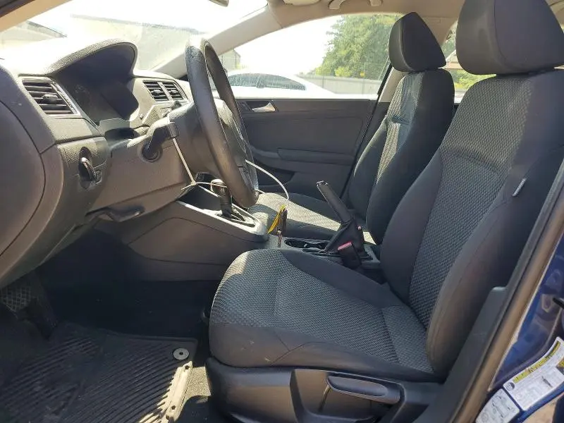 2011 VOLKSWAGEN JETTA BASE  
