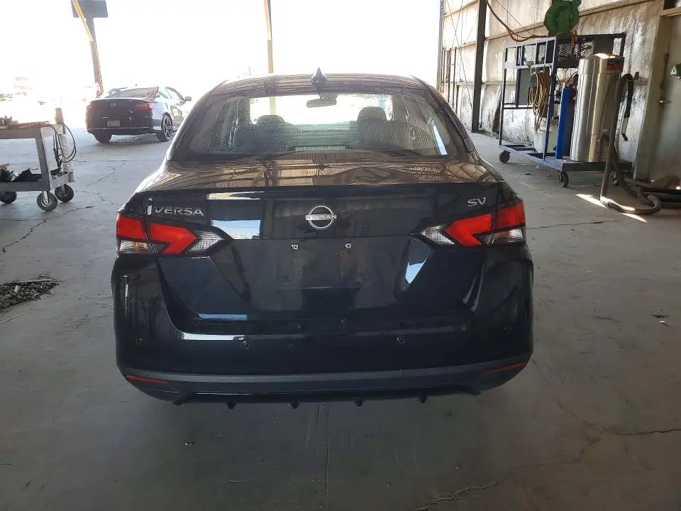 2024 NISSAN VERSA SV  