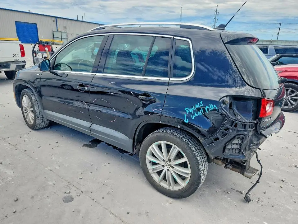 2010 VOLKSWAGEN TIGUAN S  