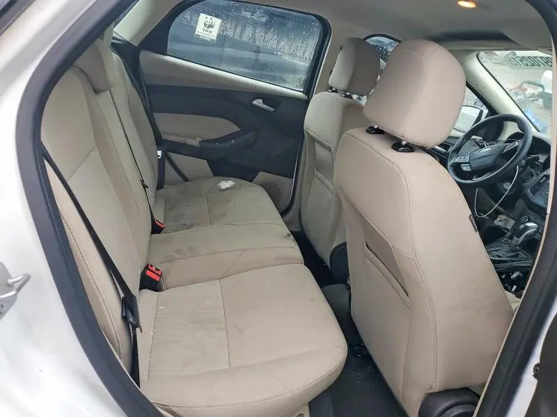 2016 FORD FOCUS SE  
