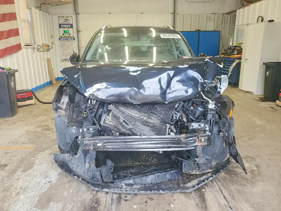 2011 VOLKSWAGEN TIGUAN S  