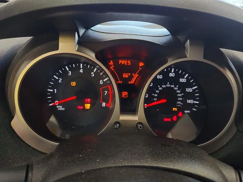 2014 NISSAN JUKE S  