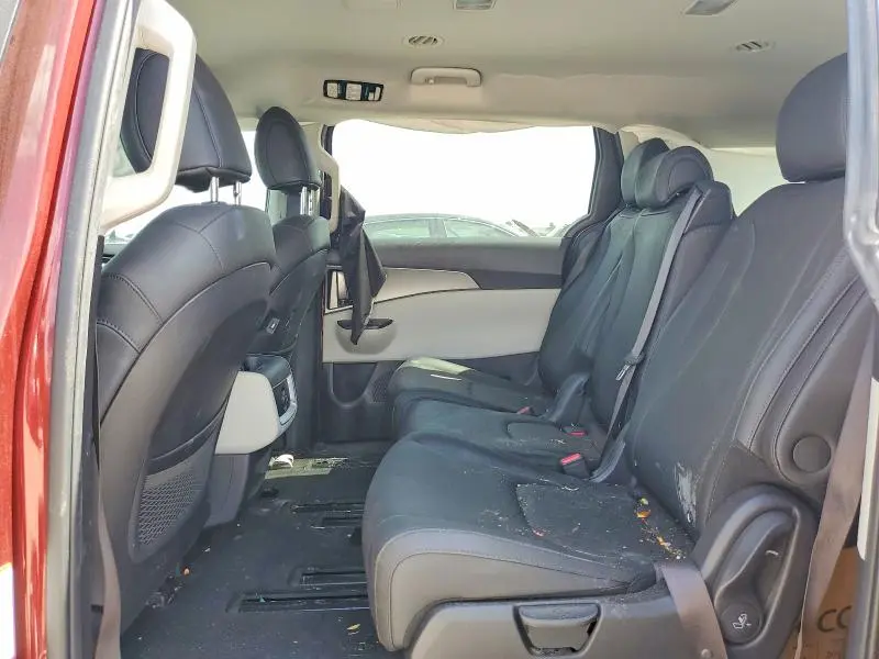 2023 KIA CARNIVAL LX  