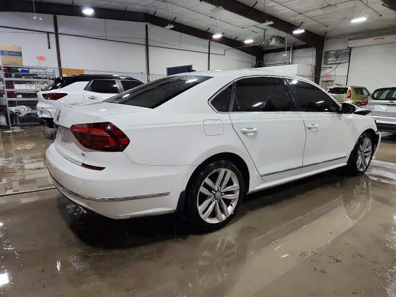 2017 VOLKSWAGEN PASSAT SE  
