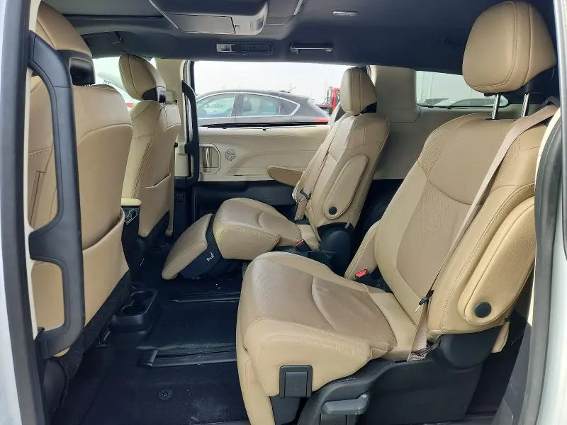 2024 TOYOTA SIENNA LIMITED  
