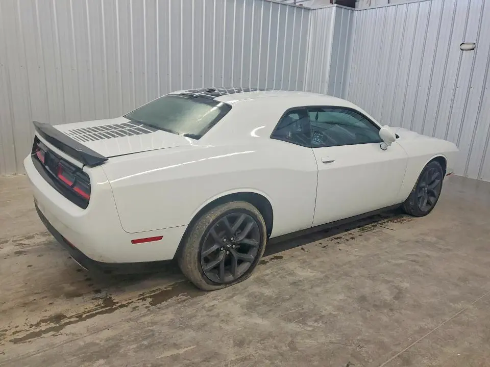 2022 DODGE CHALLENGER SXT  