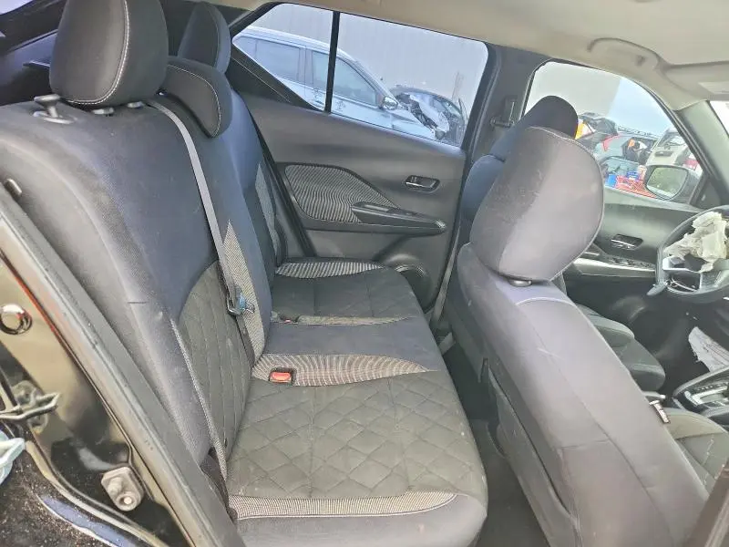 2018 NISSAN KICKS SV  
