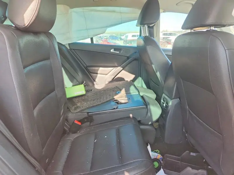 2015 VOLKSWAGEN TIGUAN S  